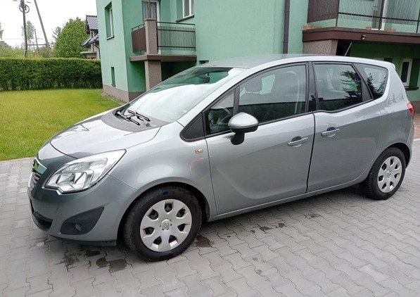 Opel Meriva cena 21800 przebieg: 154000, rok produkcji 2010 z Częstochowa małe 232